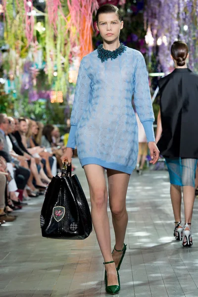 Look 27